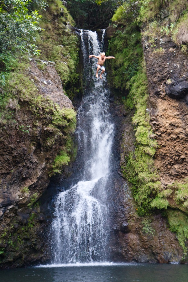 Прыжок с водопада Шамози